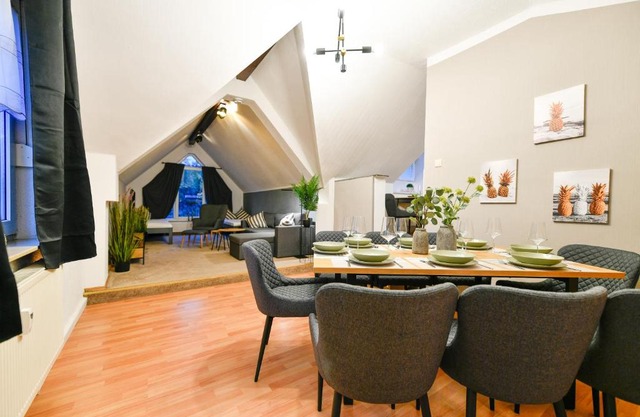 Großes Spree Apartment, 3 Schlafzimmer bis 10 Personen, 4x KfZ Parkplatz, Terrasse, Waschtrockner, Wlan, Netflix