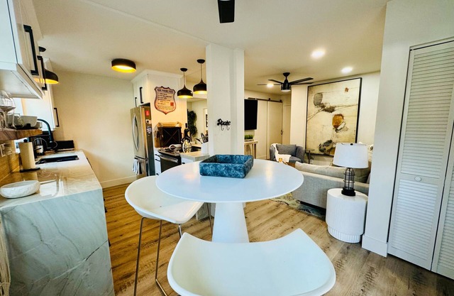 Grooovy Point Loma 2 Bedroom Pad