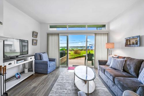 Ground Floor front 2 bed condo at Jacobs Landing