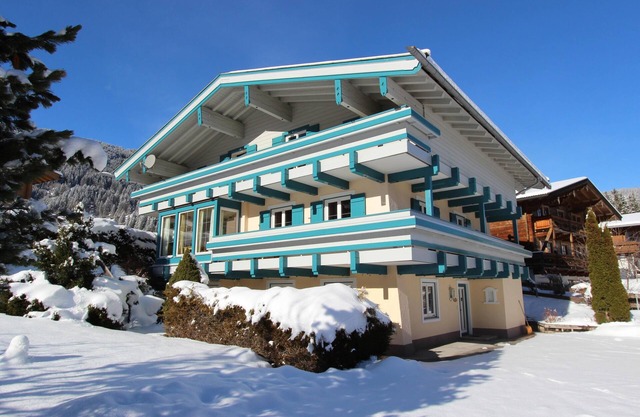 Group house overlooking the waterfalls