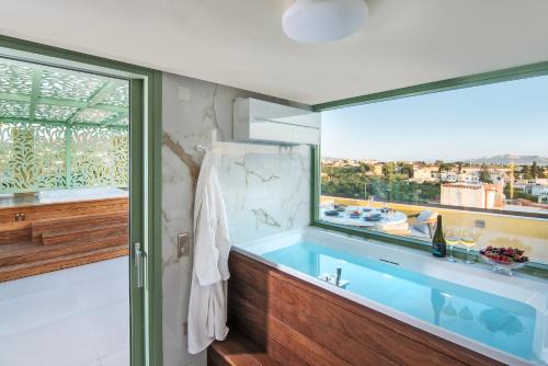 Grypes Deluxe Complex