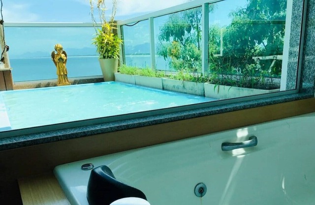 Guaralux Master - Vista Mar, Hidro e Conforto