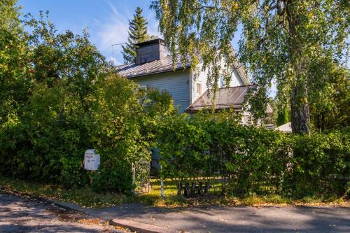 Guest apartment with authentic Finnish wooden sauna, 10 min drive from the airport