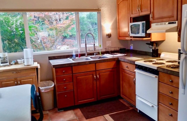 GUEST HOME OF HESTER