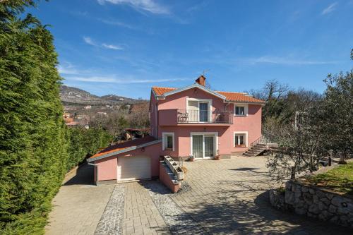 Guest house Gaj B4 in Hreljin with gym and barbecue