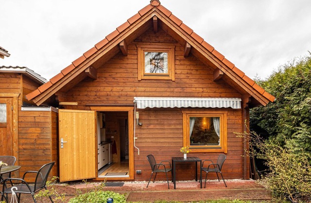 Guest House 'Hütte Im Heidekreis' with Shared Terrace and Wi-Fi