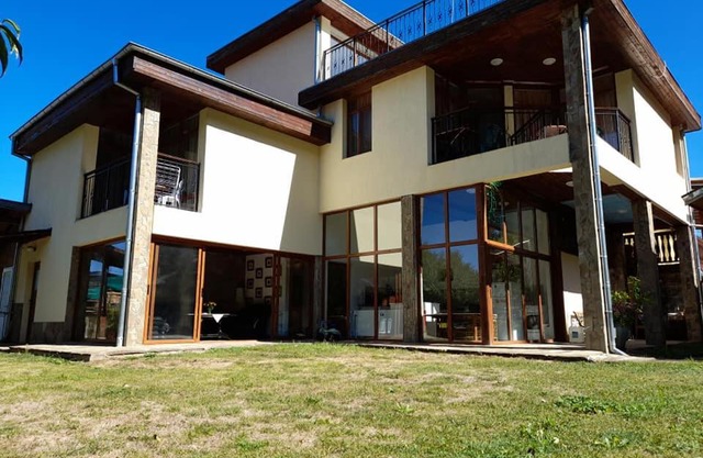 Guest House Lŭgŭt