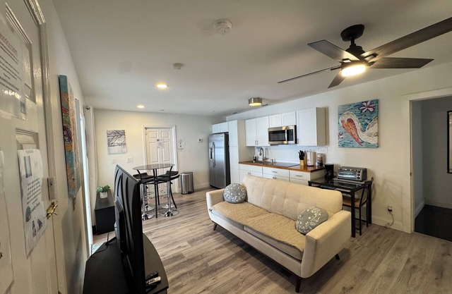 Guest house West Palm Beach 1br/1 bathn