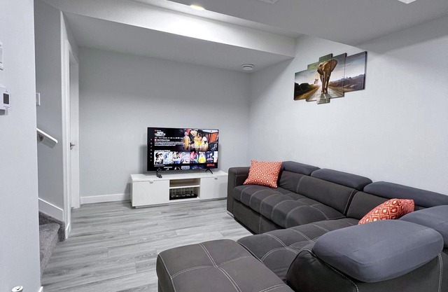 Guest Suite in SouthWest Edmonton