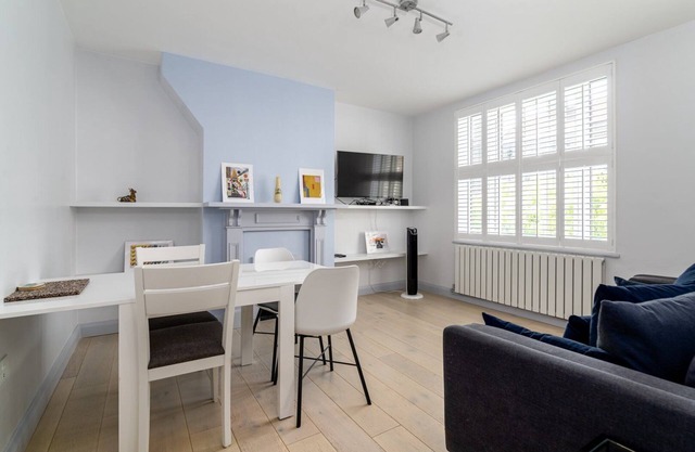 GuestReady - Central 2BR by Waterloo & Westminster
