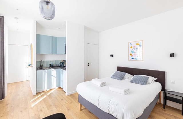 GuestReady - Champs Elysees Studio