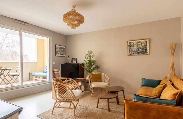 GuestReady - Spacious and quiet 2 bedrooms with red cross slopes