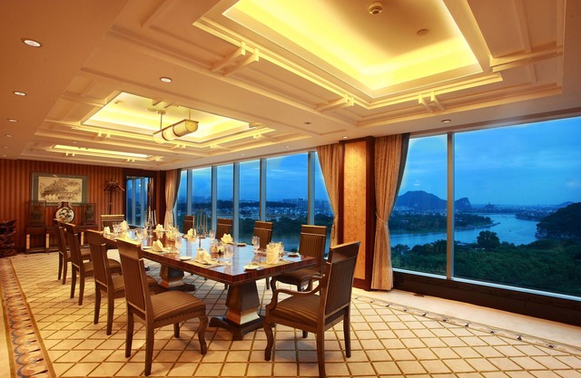 Guilin Lijiang Waterfall Hotel
