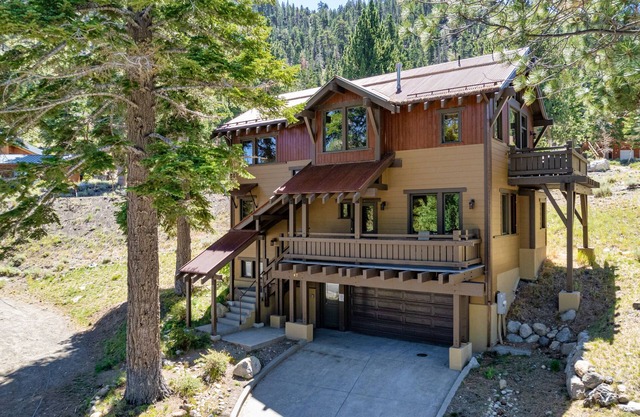 Gull Lake Craftsman, a custom home that sleeps 10.