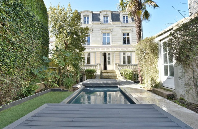 Hôtel particulier en hypercentre avec piscine