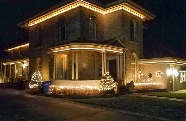 HA WHITNEY INN, Columbus, Wisconsin