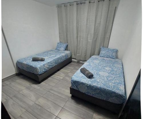 Habitación cómoda y segur4