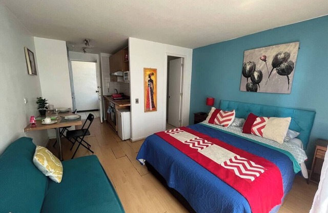 Half a block from sta lucia subway station. Study