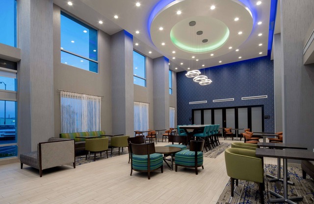 Hampton Inn & Suites Gilroy