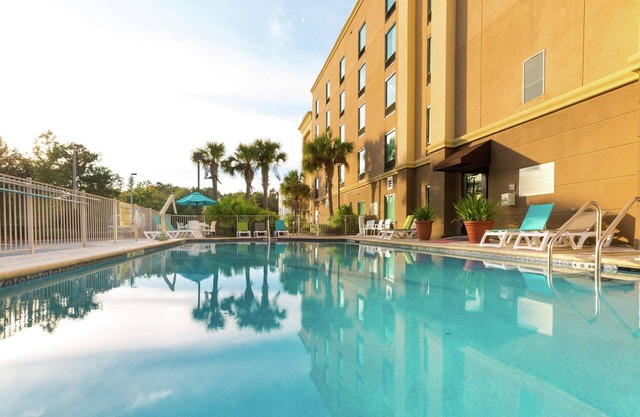 Hampton Inn Suites Jacksonville Airport
