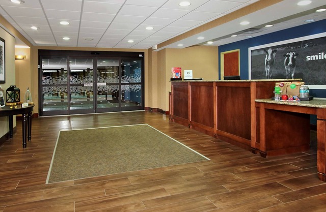Hampton Inn & Suites Madisonville