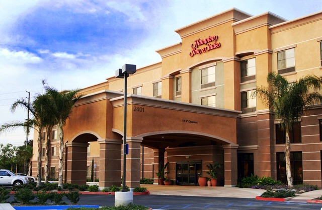 Hampton Inn & Suites Seal Beach