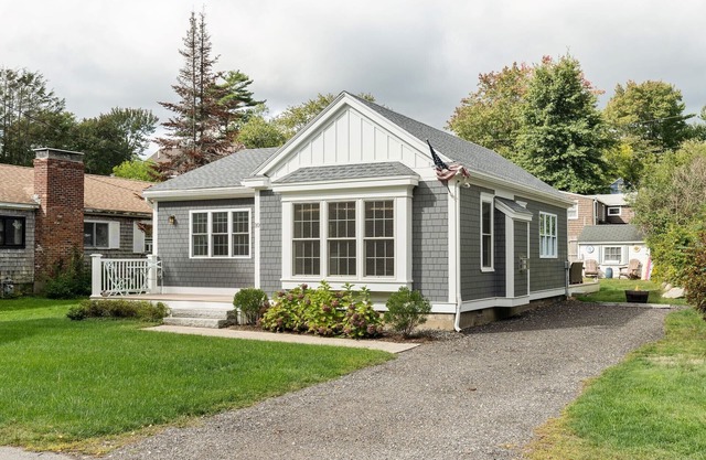 Hampton NH/North Beach/Plaice Cove Luxury whole house and great yard.