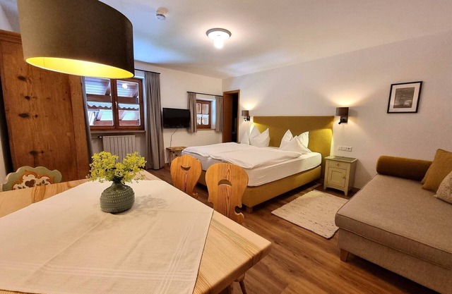 Hansel and Gretel vacation apartment with separate bedroom