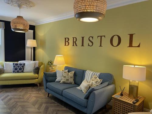 Harbour House Bristol Entire townhouse with harbour views, sleeps up to 7 people