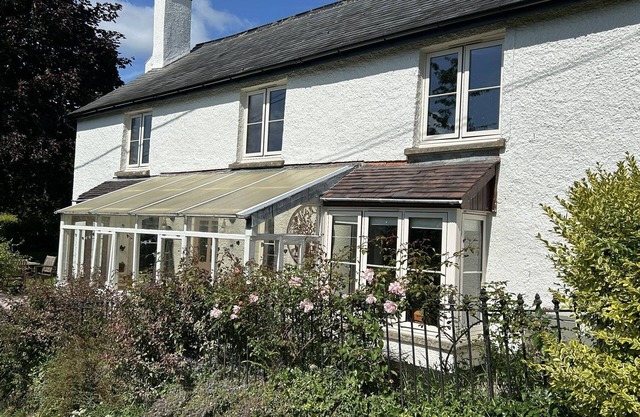 Hare and Hounds, Exton