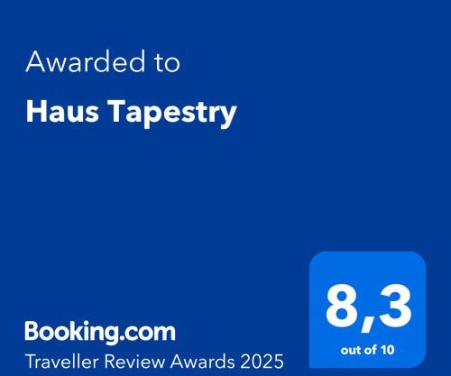 Haus Tapestry