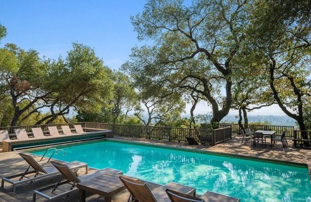 Haven: Heated Pool & Hot Tub, Gigabit, Lux Design