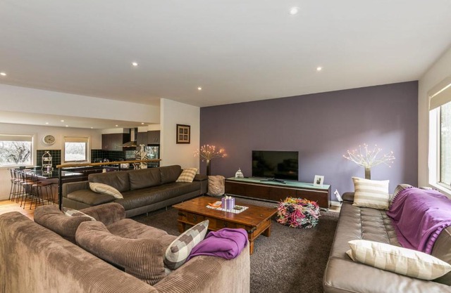 Haven On Harvey - BYO Linen