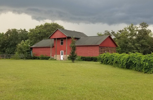 Hawks Nest Loft, A rustic but cozy upstairs barn loft, No Cleaning fees.