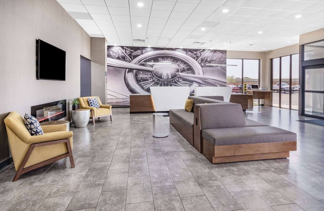 Hawthorn Extended Stay by Wyndham Wichita Airport