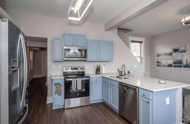 Heart of Mainstrasse Apt 4