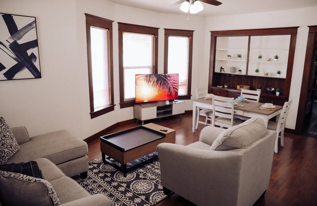 Heart of provo, 4 min to I-15, BYU, UVU, ski slopes