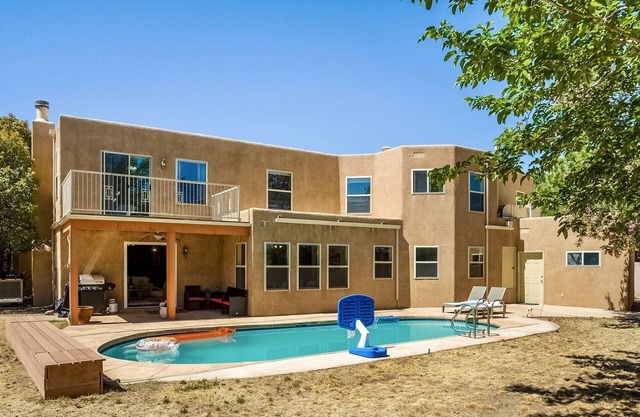 Heated Pool, 3700sf, Game Room