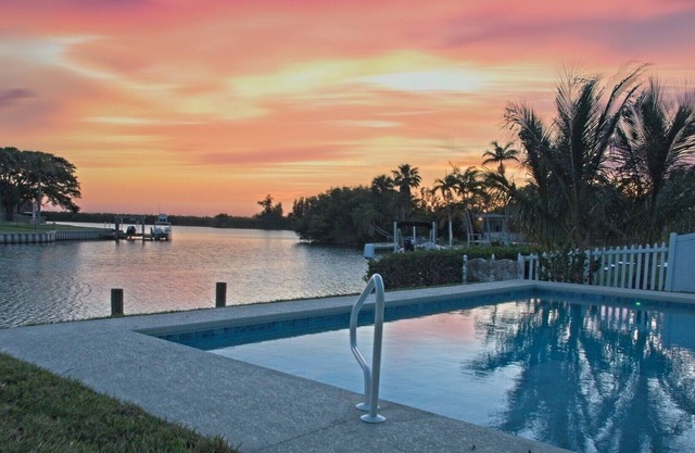 Heated Pool-Canal-Walk to Beach-Kayaks-Beach Gear