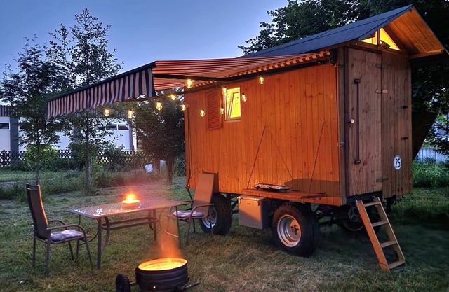 Heated shepherd's cart/construction trailer