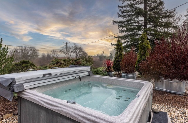 heiter house- a kenwood gem, private, hot tub with views, and centrally located