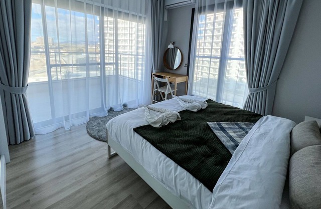 Helena Pool 1-Bedroom Apartment in Caesar Blue Resort