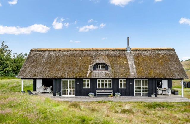 "Helmi" - 1.5km from the sea by Interhome