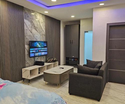 Hen-Cap Apartment Services