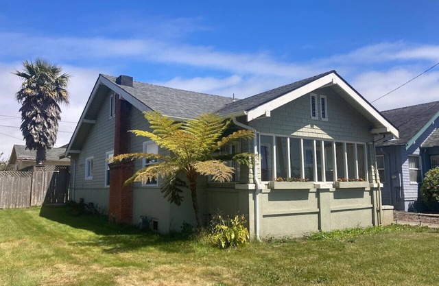 Henderson Hideout-Hot Tub and Pet Friendly!