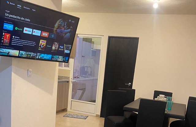 Hermosa Casa Con Laguna Y Alberca