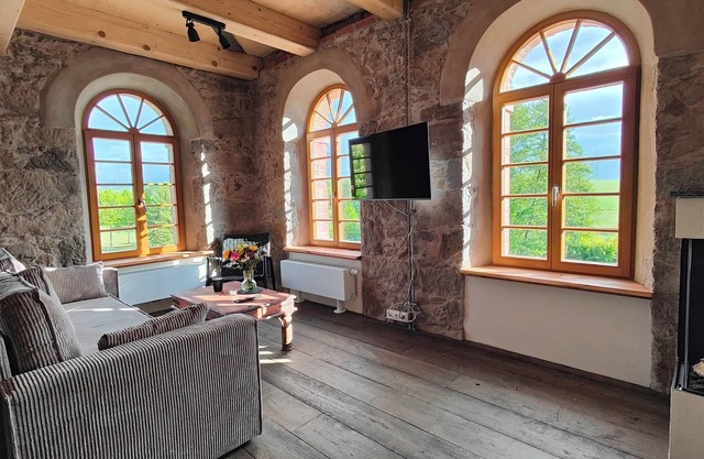 HexenburgbeiDresden 3 Zimmer Architektengaleriewohnung mit eigener Sauna, 2 Kaminen - Nähe Sächsische Schweiz