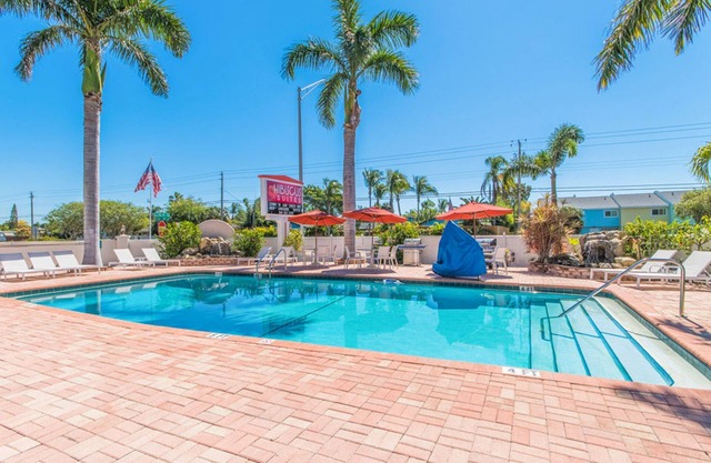 Hibiscus Suites - Gateway to Siesta Key