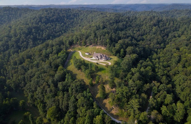 Hidden Acres Escape: A Bluegrass Retreat