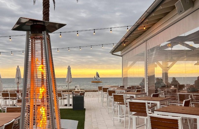 Hidden Gem! 3br/2.5ba Home/pool/near Beach/slps 10